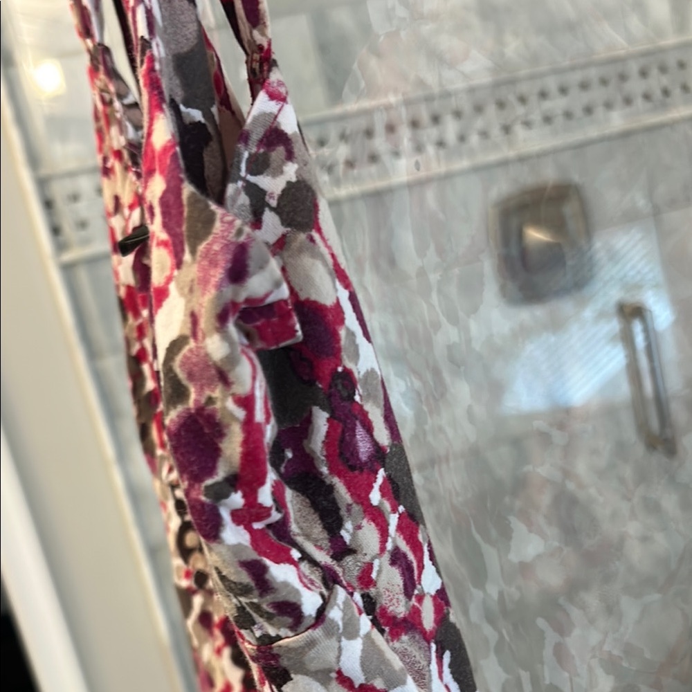 Patterned Women's Top - Picture 3 of 5